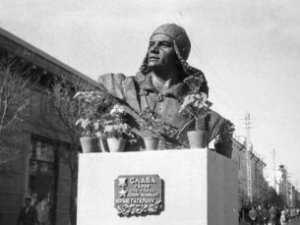 Как исчез первый памятник Гагарину?