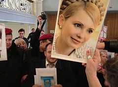 Женщины-депутаты просят Януковича помиловать Тимошенко