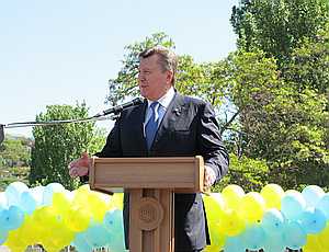 Янукович наговорил в Севастополе фирменных президентских двузначностей