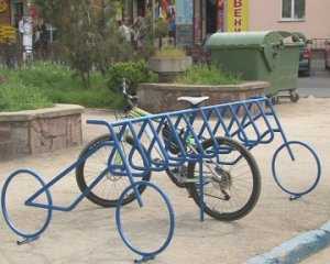 Симферополь начал установку велопарковок