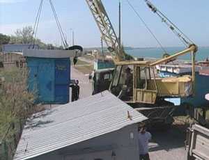 Пляжи Бахчисарайского района начали очищать от ларьков и киосков