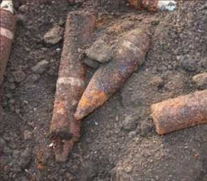 Недалеко от Бахчисарая возле железной дороги нашли снаряды и мины