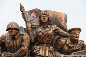 Автор скандального памятника десантникам построит монумент в Столице Крыма