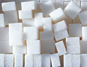 На Украине растут цены на сахар из-за сокращения посевов свеклы