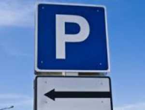 В Крыму составили списки платных парковок и бесплатных пляжей