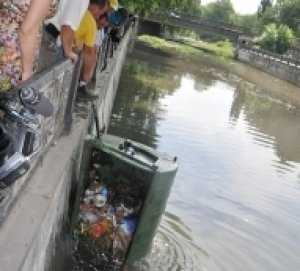 За неполный год в Симферополе сожгли 279 мусорных контейнеров