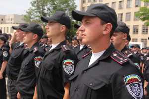 Помогать крымской милиции будут три сотни военных из Киева
