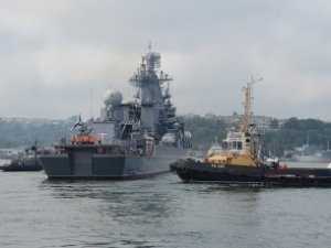 Флагман Черноморского флота вышел в поход со стрельбой