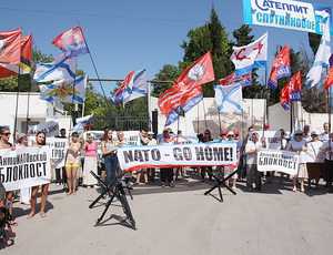 «Янукович + НАТО = маме гроб из военкомата!» – пикет в Севастополе