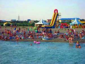 На набережной курортного посёлка в Крыму выявили опасные аттракционы