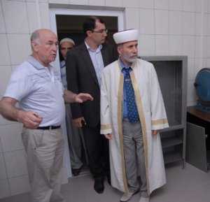 Духовное управление мусульман выдало первый в Крыму сертификат качества колбасы под маркой «элял»