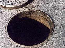 На севере Крыма двое рабочих отравились канализационными газами