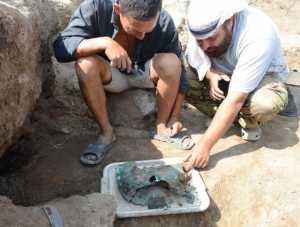 Археологи нашли римский шлем