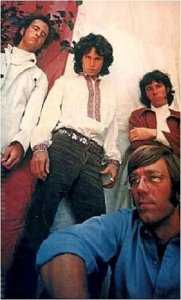 Солист группы The Doors Джим Моррисон носил украинскую вышиванку
