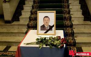 В крымском парламенте выставили фотографию умершего депутата-регионала