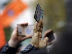 Гаишники изымают в Крыму визитки «больших людей»