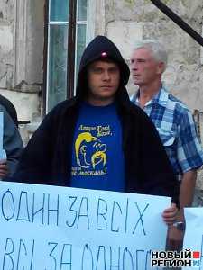 В Столице Крыма защищавшим донецкого «рыбалку» тягнибоковцам едва не намяли бока