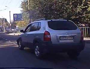 В Столице Крыма автомобиль милиции при проезде на красный на сверхзвуковой скорости врезался в другое авто