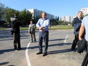 Крымский премьер «продул» в баскетбол школьникам