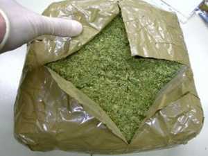 Джанкойские гаишники поймали мопедиста с 10 киллограммами марихуаны