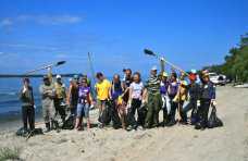 Волонтеры уберут мусор с берега Азовского моря