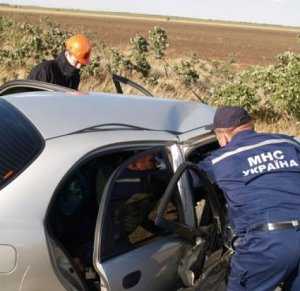 На трассе в Крыму в лобовом столкновении машин погибли два человека