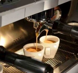Налоговики изъяли в Симферополе пять кофе-машин