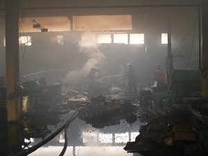 На окраине Симферополя сгорел цех консервной фабрики