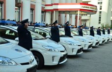 Крымским милиционерам вручили 27 новых автомобилей
