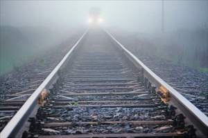 Поезд насмерть переехал женщину в Керчи