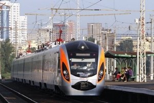 «Укрзалiзниця» расширяет список поездов, на какие продают электронные билеты