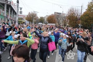Больше тысячи талантливых детей станцевали в центре Симферополя