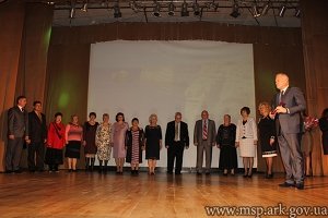 5 лучших соцработников получили премии Автономной Республики Крым