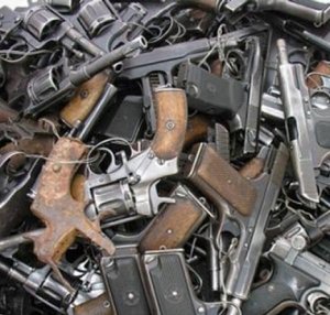 Милиция Севастополя задержала торговца оружием