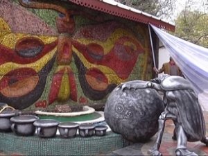 Памятник туалету открыли в Крыму