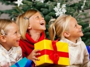 Злата Огневич собирает игрушки для детей Крыма