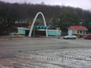 На Ангарском перевале в Крыму пошел снег. Движение пока не затруднено