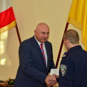 Генерал-майор милиции Валерий Радченко наградил сотрудников патрульной службы за оперативность и высокий профессионализм