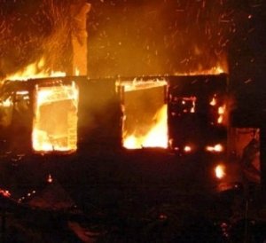 На севере Крыма в пожаре погибли два пожилых человека