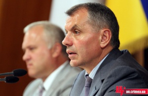 Крымский спикер просит оппозицию подождать до смены власти ещё год
