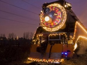 Девять доппоездов пустят на праздники в Крым и обратно