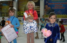 В Столице Крыма завершился новогодний турнир по фигурному катанию между детей