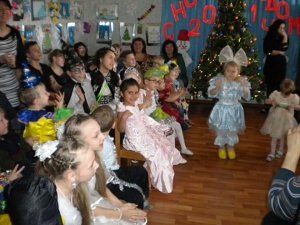 Симферопольские дети-инвалиды встречают Новый год