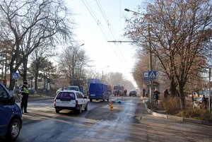 В Столице Крыма на пешеходном переходе сбили двух студенток