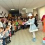 Дети сотрудников милиции побывали на новогоднем кукольном спектакле
