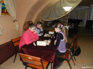 Керчане провели семейный шахматный турнир