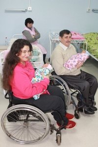 В крымском Перинатальном центре у семьи с ограниченными физическими возможностями родилась двойня