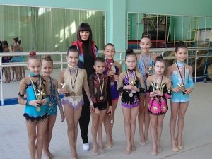 Воспитанницы Центра детского и юношеского творчества завоевали 8 медалей на турнире по художественной гимнастике