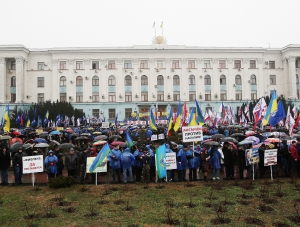 Два митинга: кто и как защищает Крым