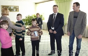 Белогорский детский дом-интернат получил гуманитарную помощь